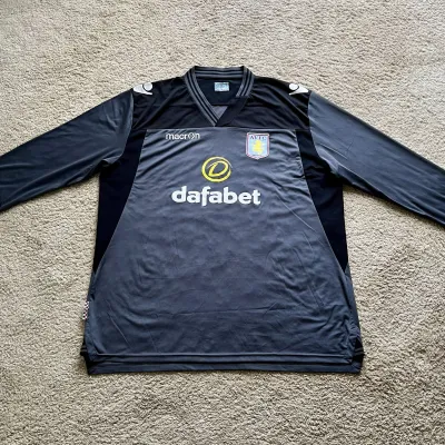 Front view of Aston Villa 2013/14 Macron Away Goalkeeper Shirt (Dafabet) - Men's 5XL