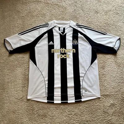 Front view of Newcastle United 2005-07 Adidas Home Shirt (Northern Rock) - Men's 3XL
